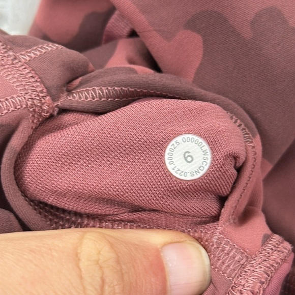 Lululemon Wunder Train High-Rise Tight 25" Heritage 365 Camo Brier Rose Multi - Picture 5 of 5